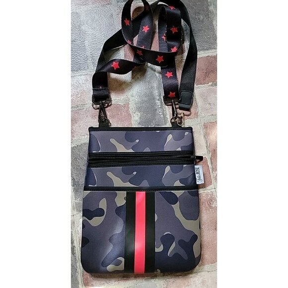 Julia Jordan Rose Camo Design Crossbady Purse Neoprene Type Material - Picture 1 of 8